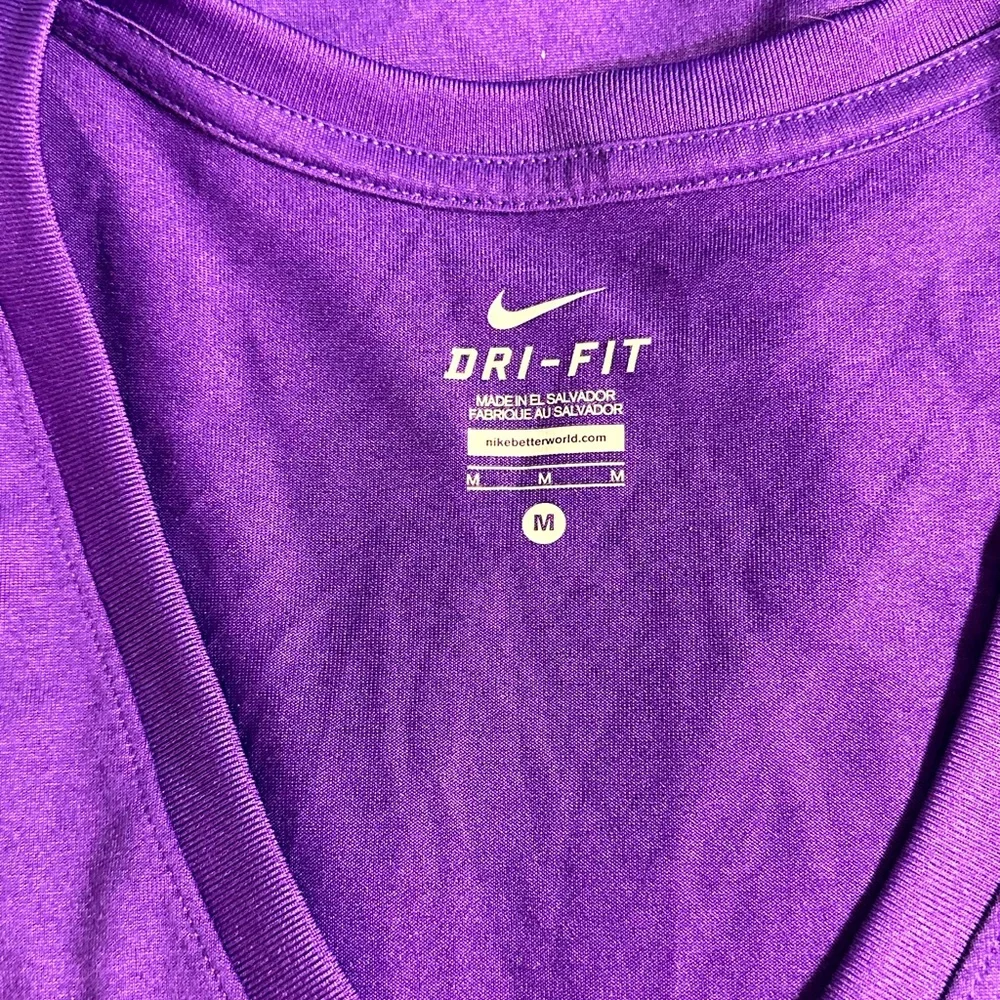 NIKE T SHIRT Purple Sporty Leopard Print Swoosh Logo Activewear Athleisure SZ M